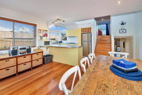 The Blue House Rye Family Entertainer - Kawana Tourism 3