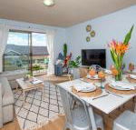 Armstrong Ridge affordable beach oasis - Kawana Tourism