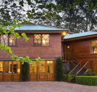 Treetops elegant inviting designer cedar home - Kawana Tourism
