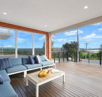 Casa Sorella beachfront family home with pool - Kawana Tourism
