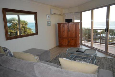 Pandanus Shores Kings Beach - Kawana Tourism 3