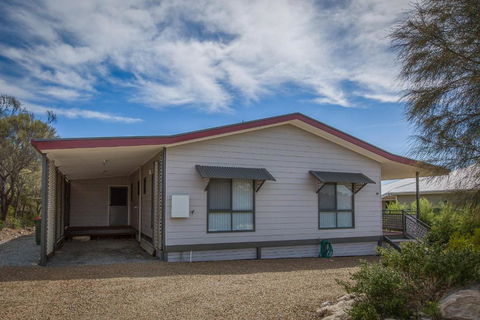 Desert Pea - Kawana Tourism 6