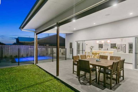THE BEACH OASIS At 360 - Kawana Tourism 5