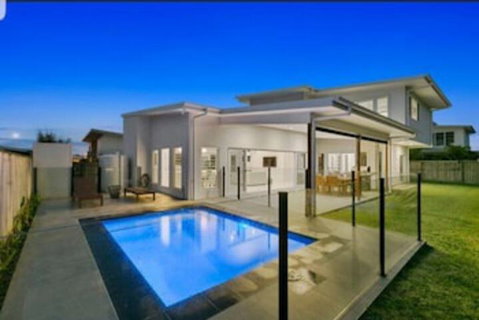 THE BEACH OASIS At 360 - Kawana Tourism 0