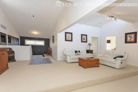 Marilyns Place: Private + Spacious + Central - Kawana Tourism 3