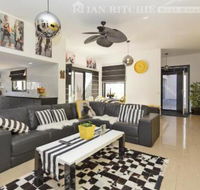 Marilyns Place Private  Spacious  Central - Kawana Tourism