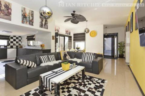 Marilyns Place: Private + Spacious + Central - Kawana Tourism 0