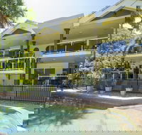 Champagne Apartment 1 - Kawana Tourism