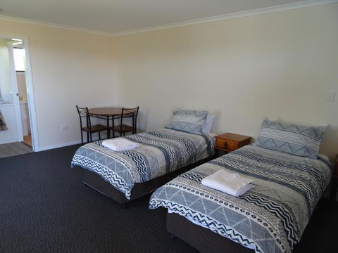 Redgate B & B - Kawana Tourism 4