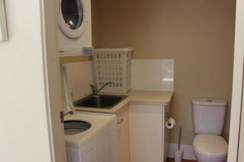 BEACHSIDE VILLA 2 - Kawana Tourism 7