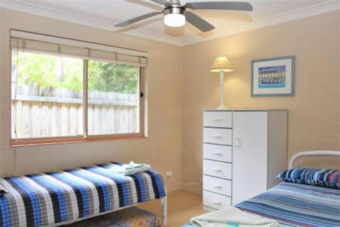 BEACHSIDE VILLA 2 - Kawana Tourism 4