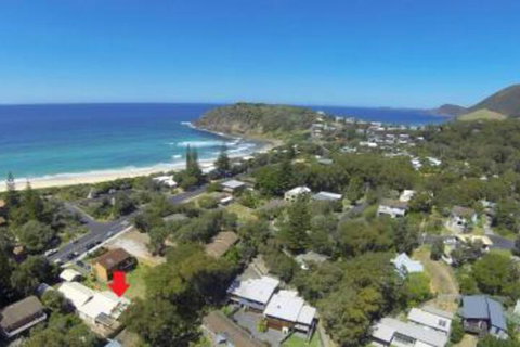 BEACHSIDE VILLA 2 - Kawana Tourism 6