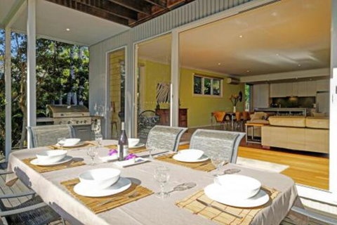 THE BEACH HOUSE - Kawana Tourism 3