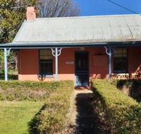 Redruth 2 bedroom cottage situated in wandiligong - Kawana Tourism