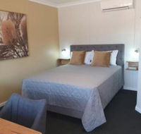 Cornwall House Accommodation - Kawana Tourism