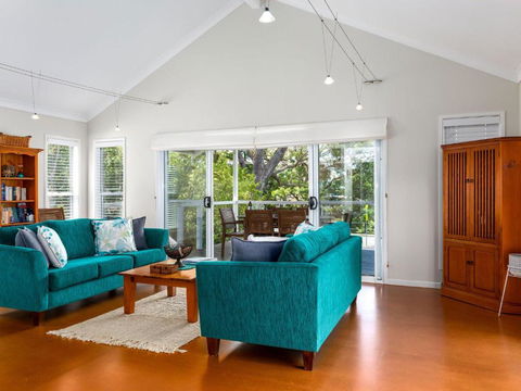 Akarana Beach House :: Jervis Bay Rentals - Kawana Tourism 3