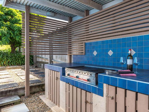 Akarana Beach House :: Jervis Bay Rentals - Kawana Tourism 1