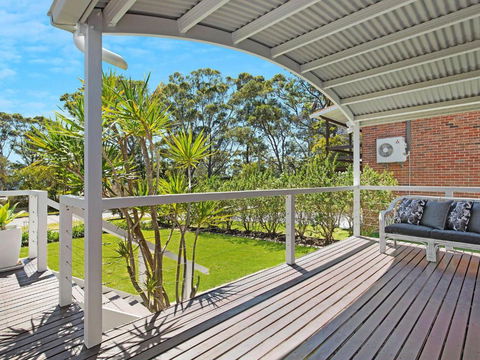 Akarana Beach House :: Jervis Bay Rentals - Kawana Tourism 5