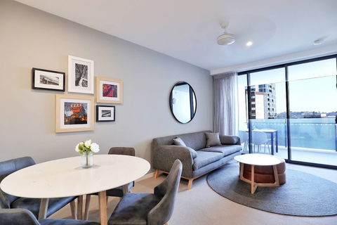 Ultimate Prestige 2bed2bath Hamiltonapt - Kawana Tourism 5
