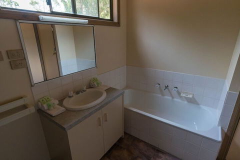 Wonderland Cottages - Kawana Tourism 7