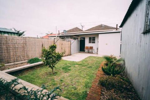 Stone At Rosewater Cosy Cottage Near Semaphore - Kawana Tourism 4
