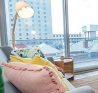 Paradiso on Bent Netflix Wifi City life - Kawana Tourism