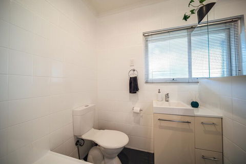 Urban Beach Shack Metres From The Beach & Cafes - Kawana Tourism 2