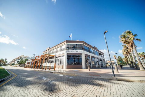 Urban Beach Shack Metres From The Beach & Cafes - Kawana Tourism 1