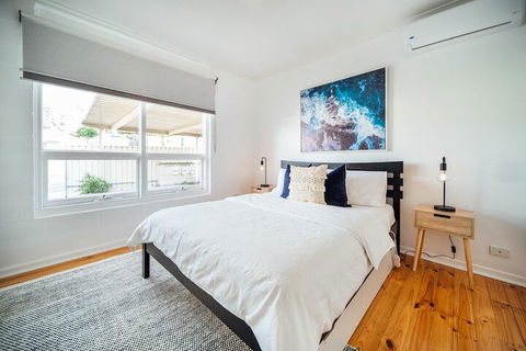 Urban Beach Shack Metres From The Beach & Cafes - Kawana Tourism 5