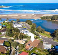 Seven Smiles riverside location  ocean views - Kawana Tourism