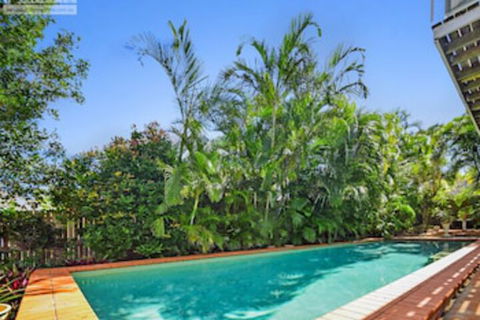 Fabulous Pet Friendly Family Home - 3 Carribean Court - Kawana Tourism 0