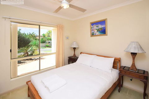Fabulous Pet Friendly Family Home - 3 Carribean Court - Kawana Tourism 5