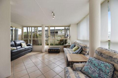 Fabulous Pet Friendly Family Home - 3 Carribean Court - Kawana Tourism 7