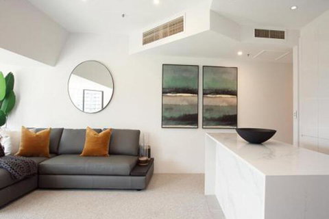 THE HYDEAWAY LUXE HYDE PARK CITY APARTMENT Hosted By LAbode Accommodation - Kawana Tourism 2