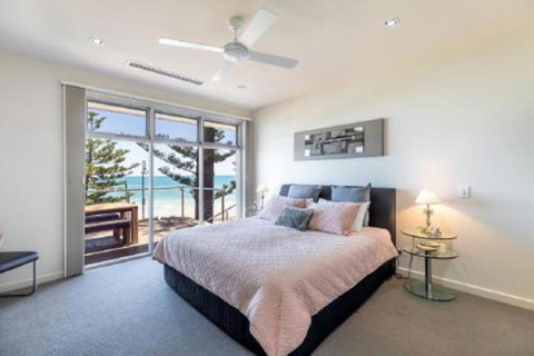 ULTIMA At The Bay Glenelg Absolute Beachfront - Kawana Tourism 6