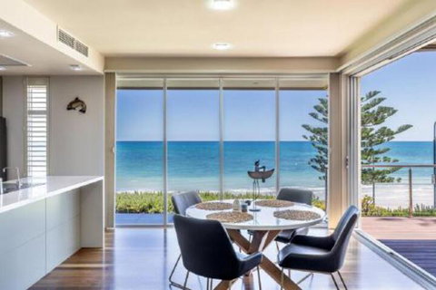 ULTIMA At The Bay Glenelg Absolute Beachfront - Kawana Tourism 0
