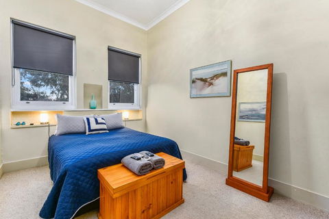 The Jazz B & B - Kawana Tourism 3