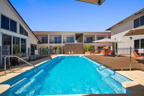 Velocity Motel & Bistro WA - Kawana Tourism 4