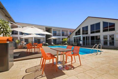 Velocity Motel & Bistro WA - Kawana Tourism 7