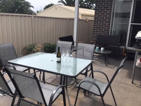 Discover Warilla Bright & Airy Townhouse Near The Beach & Lake - Kawana Tourism 5