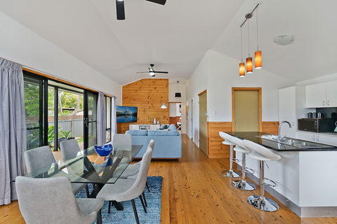 Newcastle Short Stay Apartments - Glebe Road Adamstown - Kawana Tourism 4