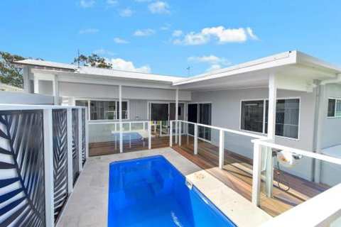 The Lake House With Swimming Pool - Kawana Tourism 4