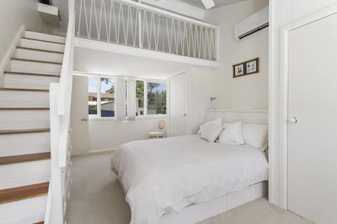 The Lake House With Swimming Pool - Kawana Tourism 6