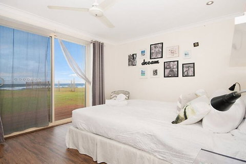 La Plage - Kawana Tourism 5