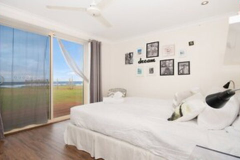 La Plage - Kawana Tourism 3