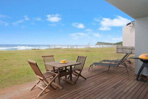 La Plage - Kawana Tourism 0