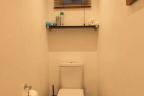 Bright & Spacious 2 Bedroom Apartment In Windsor - Kawana Tourism 4