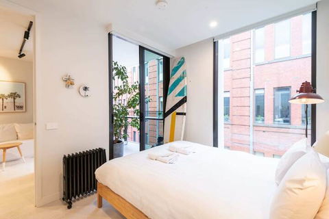 Trendy 1 Bedroom Apartment In The Heart Of Collingwood - Kawana Tourism 3