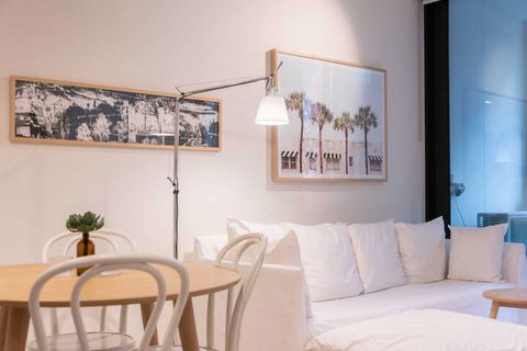 Trendy 1 Bedroom Apartment In The Heart Of Collingwood - Kawana Tourism 7