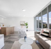 Wow Southport Apartment Near Light Rail Station - Kawana Tourism